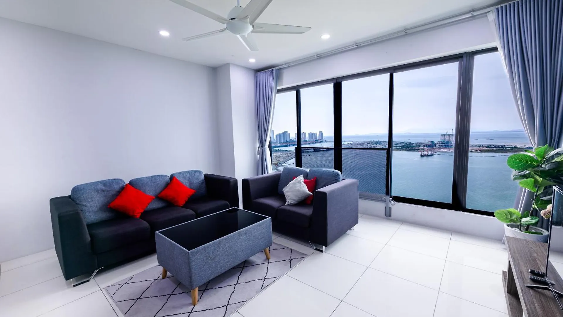 Apartment Sunrise Gurney #Seaview #Gurneydrive #Familystay George Town Malaysia